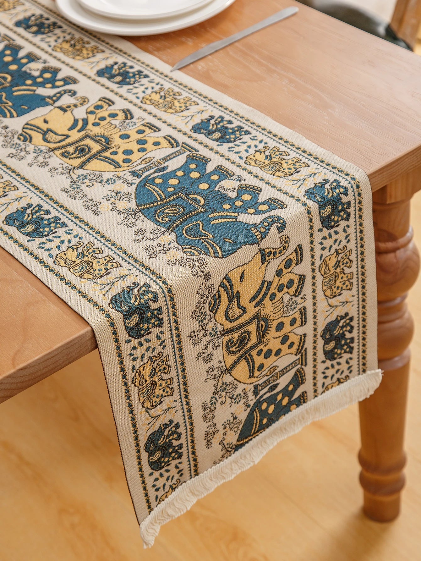 Boho Beige Table Runner for  Farmhouse Decor,Natural Cotton Woven Runner with Tassels for Home Dining Table déc