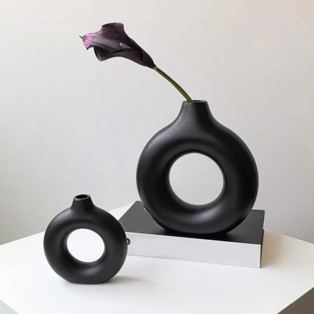 1pcs Black Nordic Ceramic Vase Circular Hollow Donuts Flower Pot Home Decoration Accessories Interior Office Desktop Decor Gift